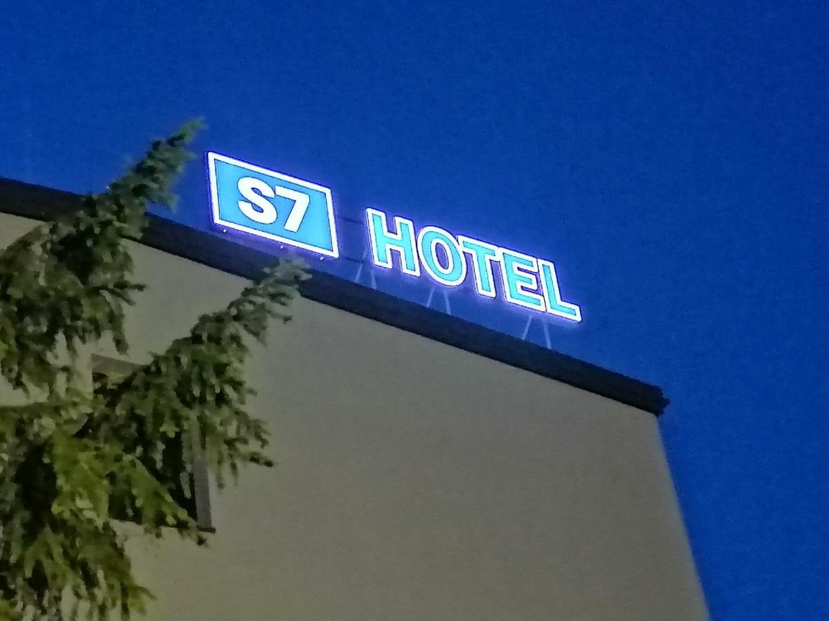 S7 Hotel Kielce Eksteriør bilde
